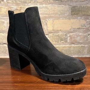 Black Heeled Chelsea Boot from Topshop